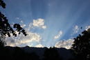Sonnenstrahlen hinterm Berg