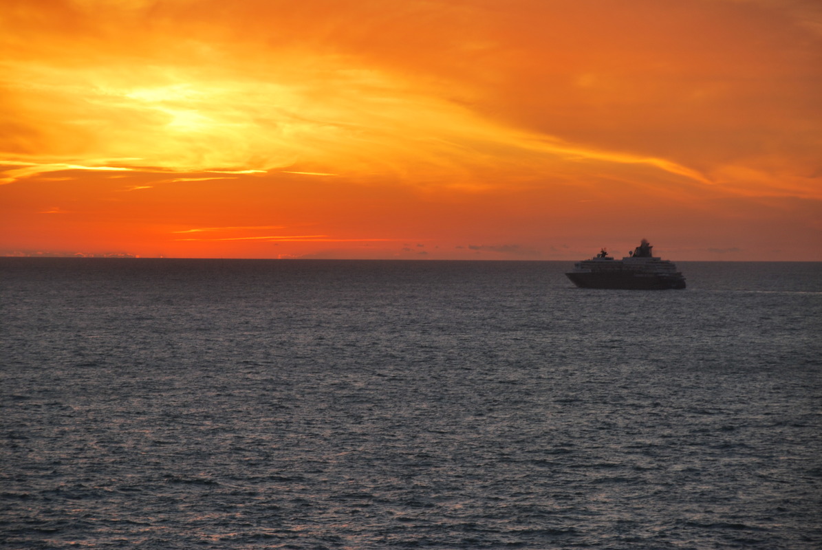 Kreuzfahrt in den Sonnenuntergang