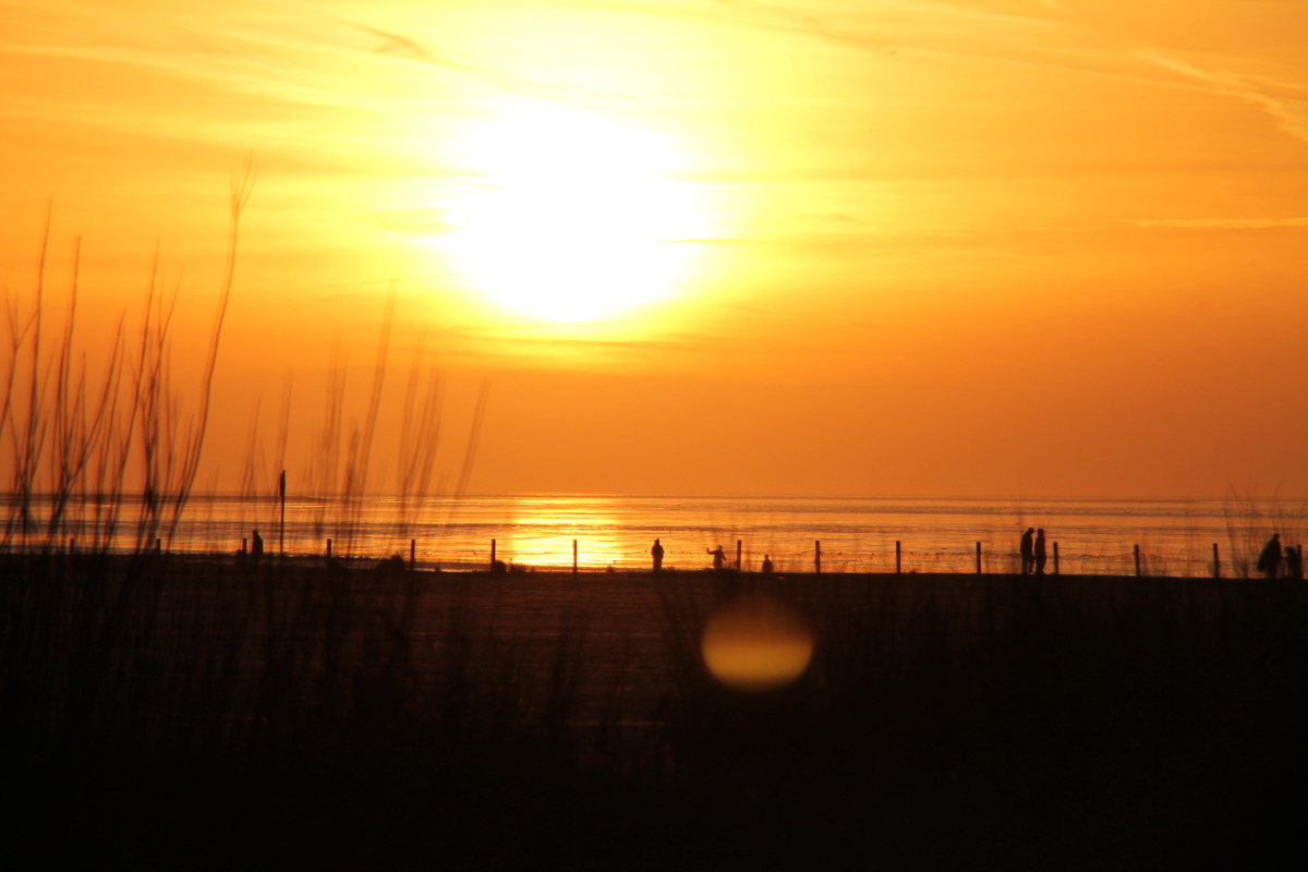 Sonnenuntergang am Strand in Norddeich
