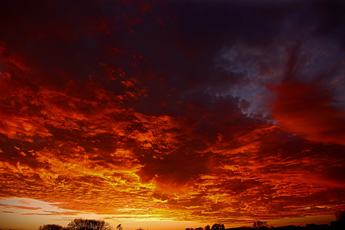 Gigantische Wolken  (Sonnenuntergang am 15.11.2015 17:49)