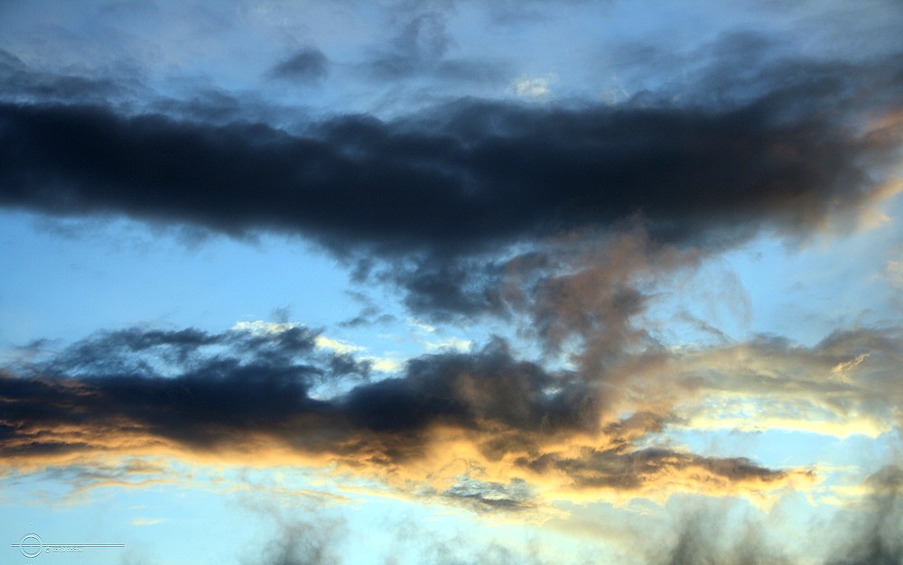 Wolkenspiel am Abendhimmel