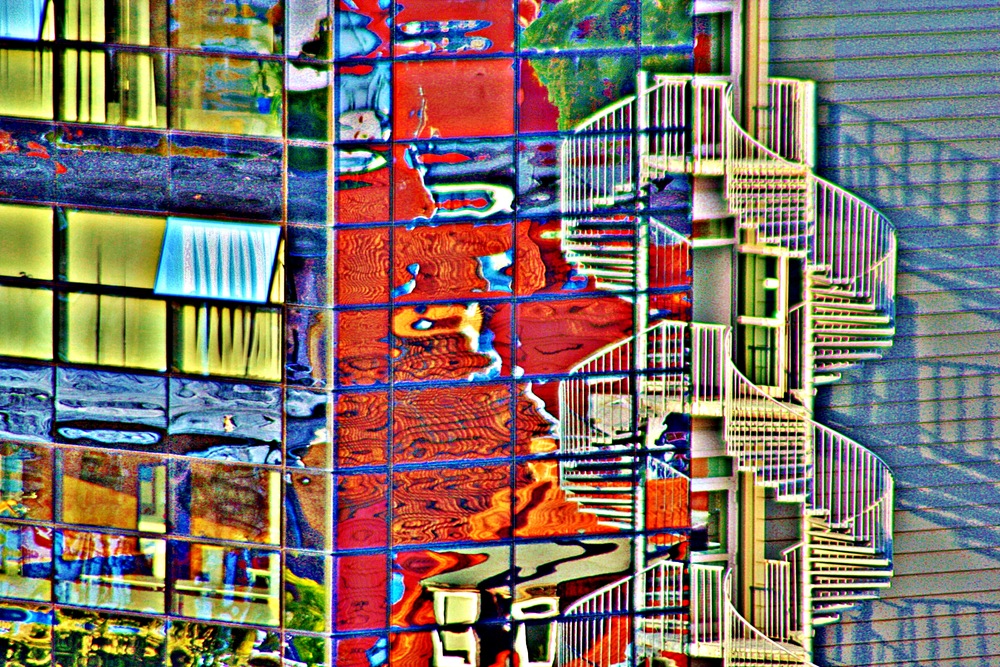 Spiegelung am Bürogebäude in Erfurt