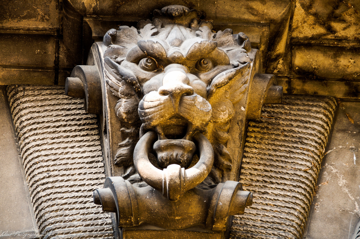 Löwenkopf an einer Kudamm-Fassade