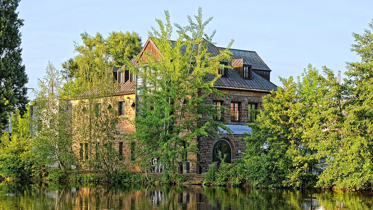 Mülheim an der Ruhr / Blick zum Haus Ruhrnatur am Wasserbahnhof