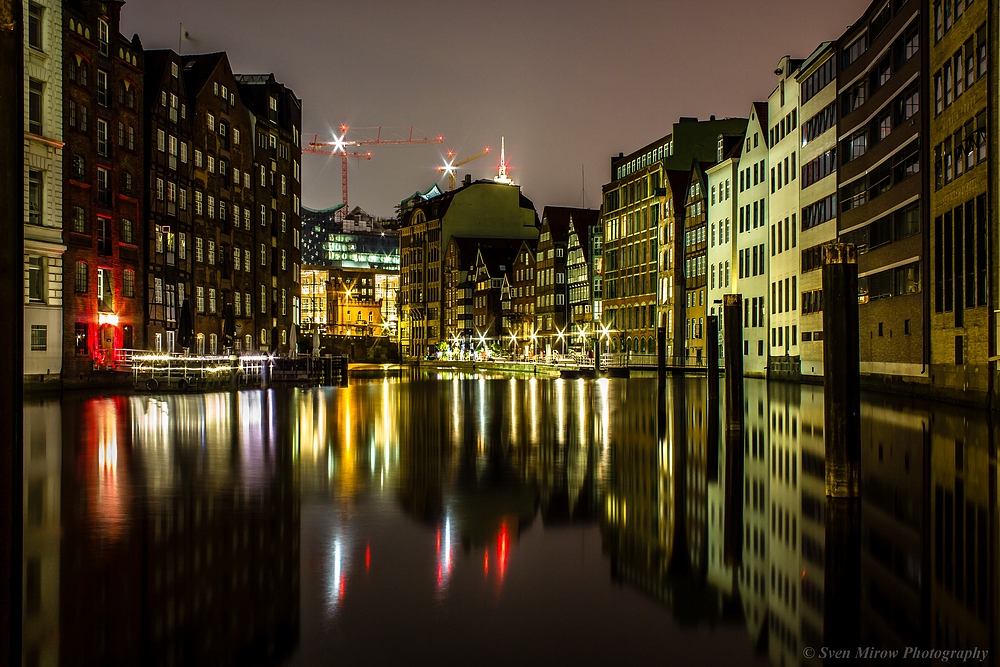 Nicolaifleet in Hamburg  ( stark verkleinert :-(  )