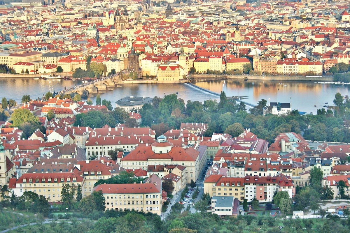 Die goldene Stadt Prag in der Abendsonne