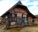 Hüute auf 2042 m  "Höhe