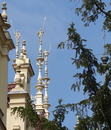 ein gut bewachtes Schloss