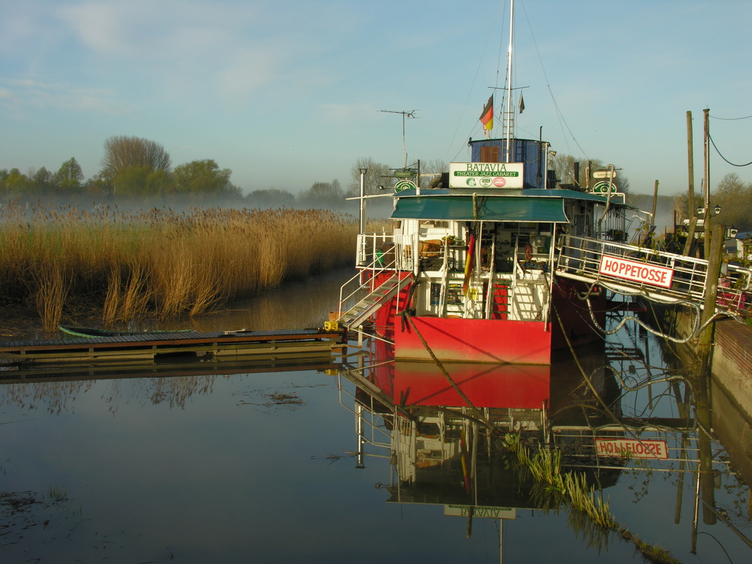 Theaterschiff " Batavia " 