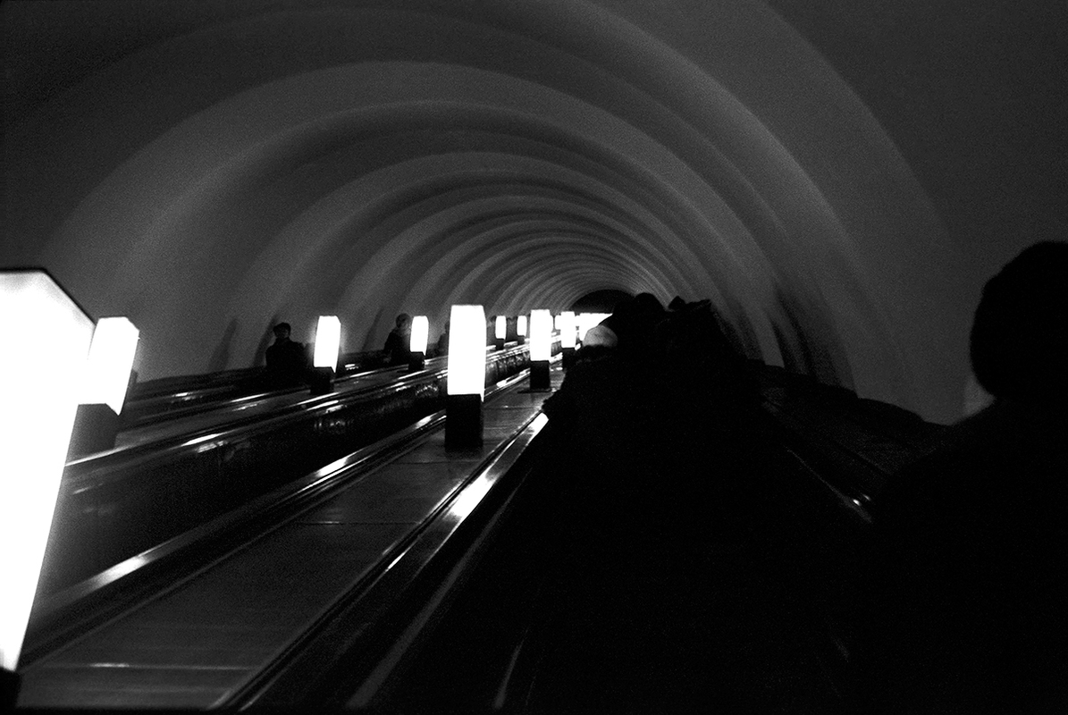 "Auf der Rolltreppe"