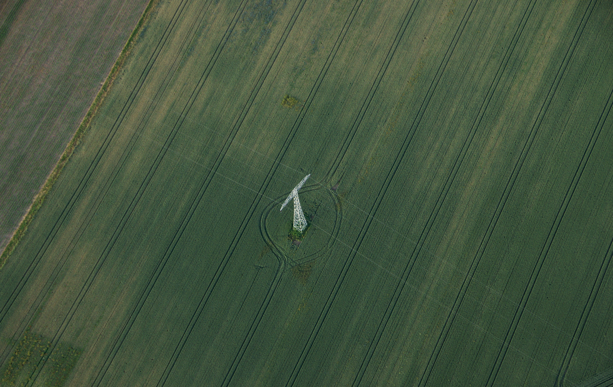 Landschaft aus der Ballonperspektive im Abendlicht