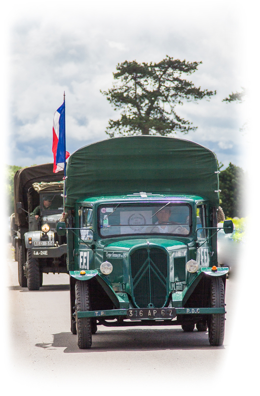 Historische Fahrzeuge in der Normandie zum Jahrestag