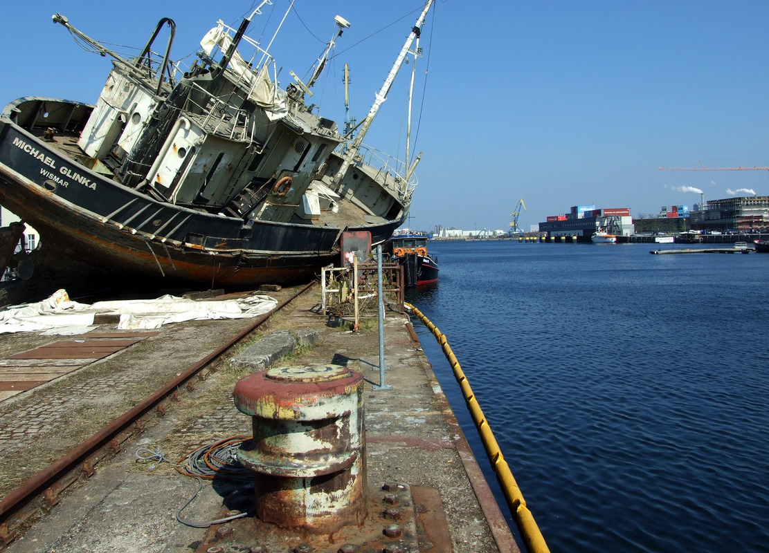 Auf dem Pier gestrandet wie ein Wal