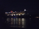 Queen Mary 2 verläßt Hamburg