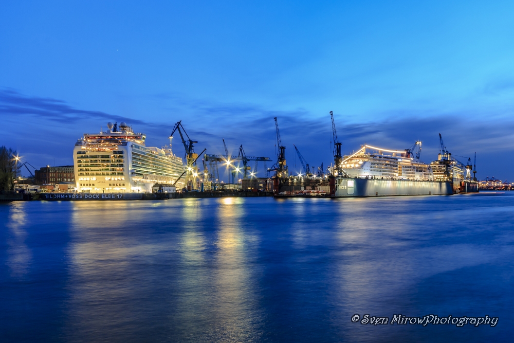 Kreuzfahrer bei Blohm + Voss in Hamburg