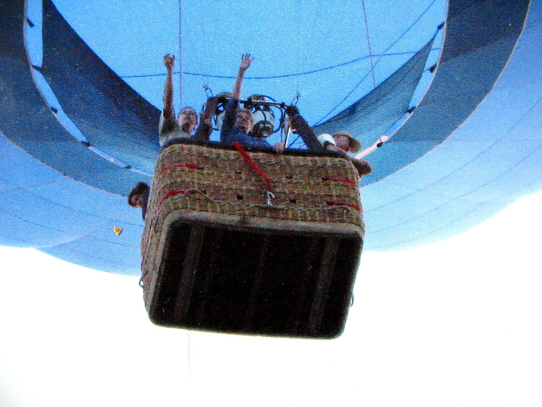 "Nun winkt mal schön!"