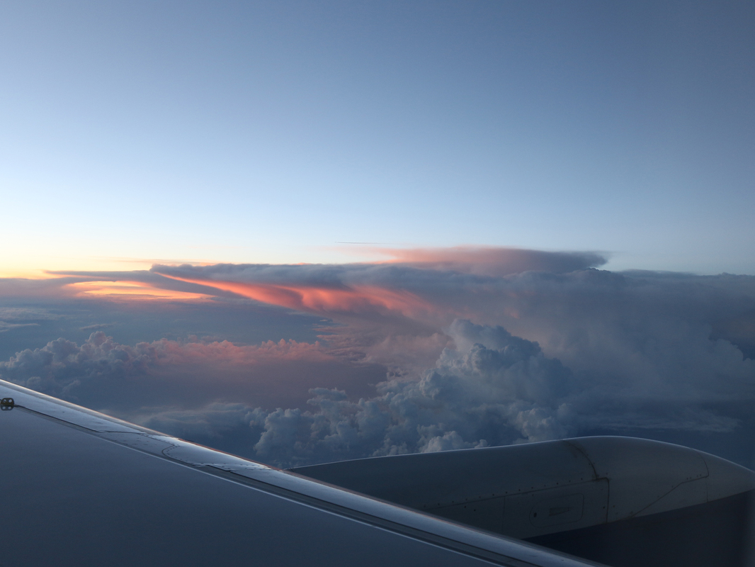 Vor dem Gewitter aus über 10.000 m