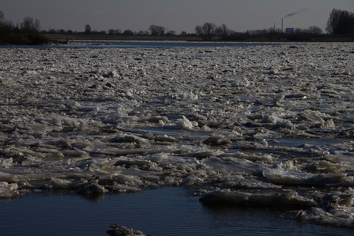 Eisgang  auf  der   Ems  .........