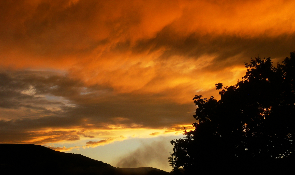 Sonnenuntergang in Gewitterstimmung
