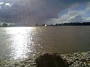 Blick auf die Weser in Bremen Farge.Das Foto wurde mit einem Handy gemacht.