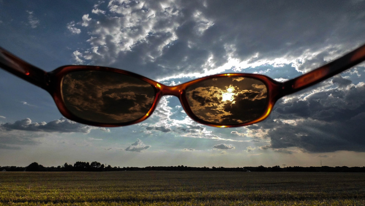 manchmal ist es schön die Welt durch eine "rosarote" Brille zu sehn